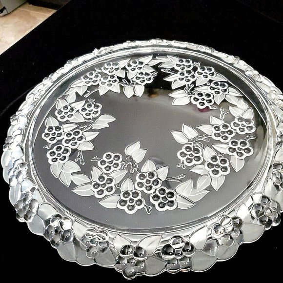 L@@K Gorgeous Glass Flower Embossed Round Serving Plate Platter 13.5" - Picture 3 of 5